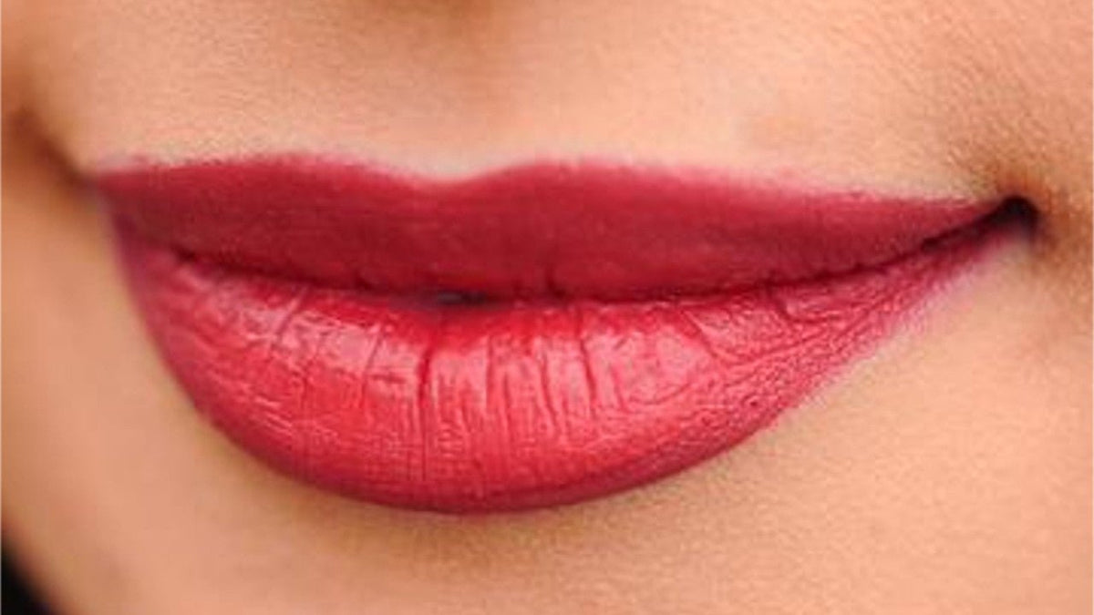 Plump up the Glam! The Secrets Behind the Best Lip Plumpers Revealed - Luma by Laura